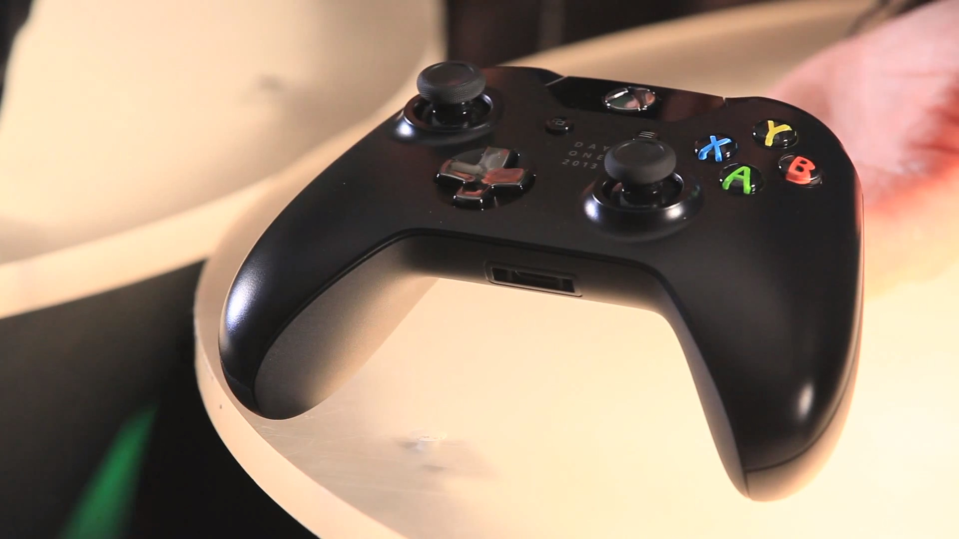 New Xbox One controller charger puts you back in the game in under 60 seconds