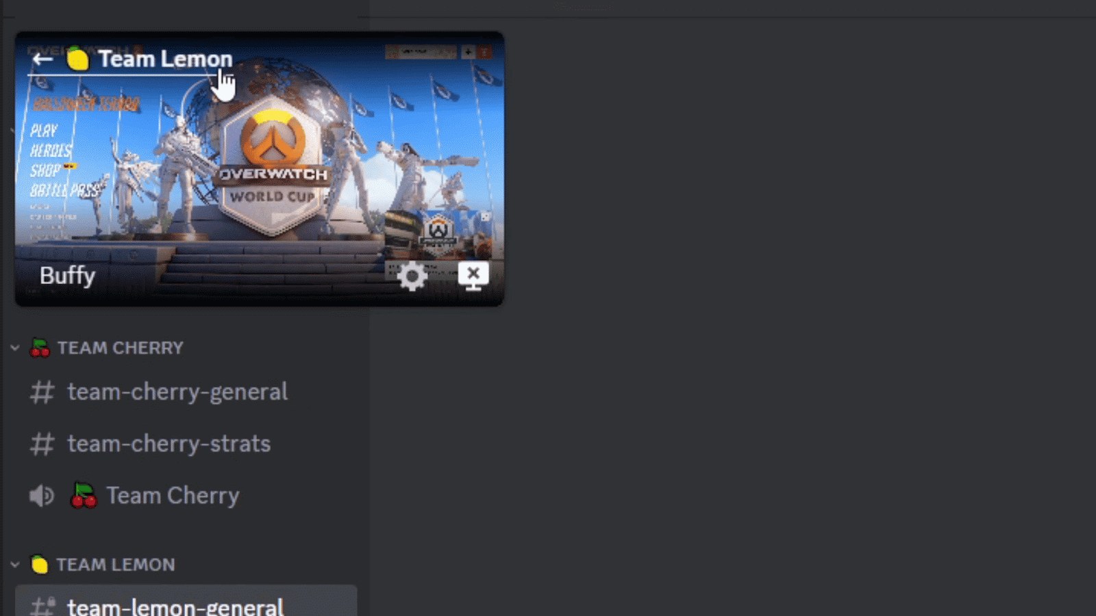 Discord picture-in-picture stream preview with gear and end stream icons